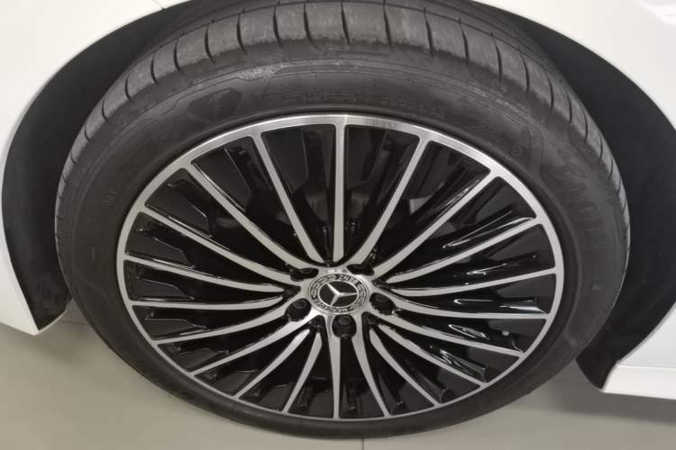 Used Mercedes-Benz CLE 2024 CLE 300 4MATIC Dynamic Coupe Left Front Wheel Hub