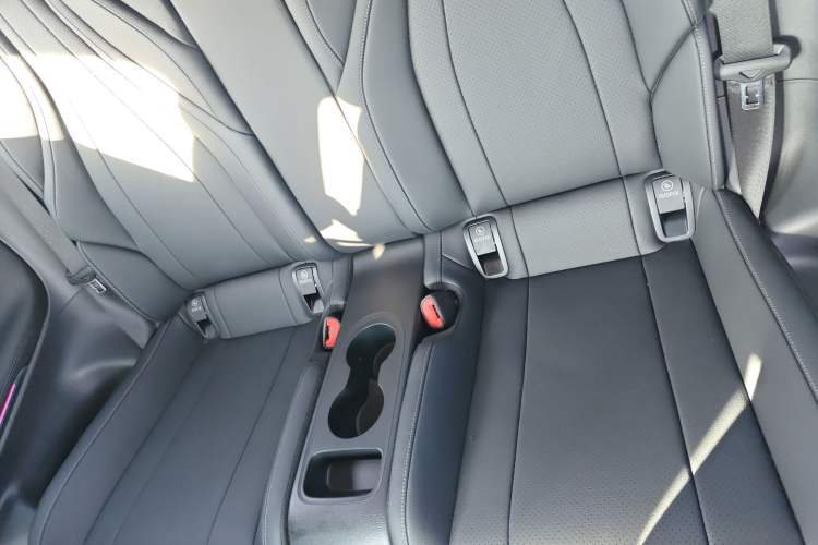 Used Mercedes-Benz CLE 2024 CLE 300 4MATIC Dynamic Coupe Left Rear Seat