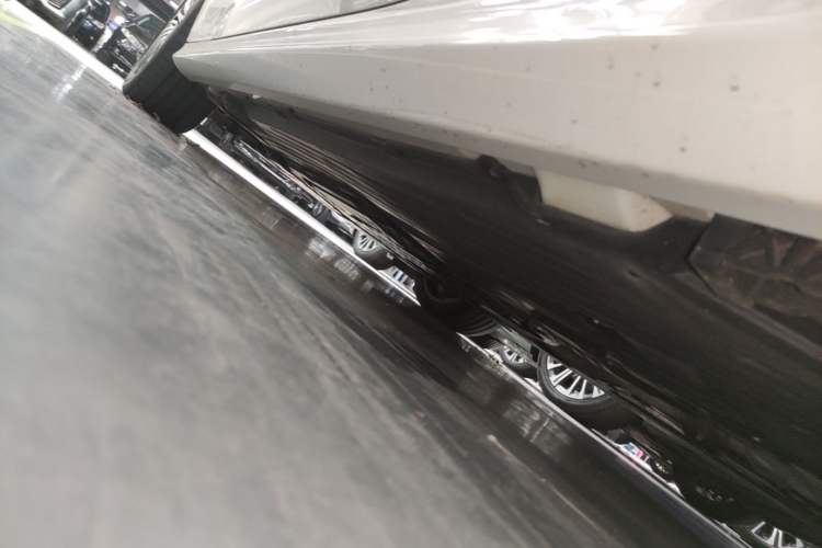 Used Mercedes-Benz CLE 2024 CLE 300 4MATIC Dynamic Coupe Left Side Sill