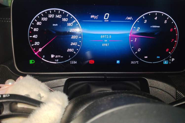 Used Mercedes-Benz CLE 2024 CLE 300 4MATIC Convertible Coupe Odometer Close Up
