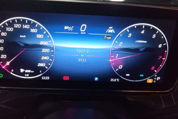 Used Mercedes-Benz CLE 2024 CLE 300 4MATIC Luxury Coupe Odometer Close Up