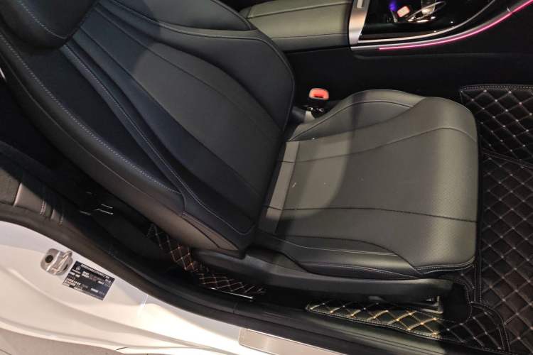 Used Mercedes-Benz CLE 2024 CLE 260 Coupe Right Front Seat