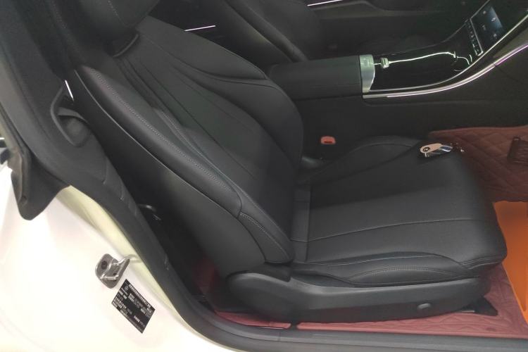 Used Mercedes-Benz CLE 2024 CLE 300 4MATIC Dynamic Coupe Right Front Seat