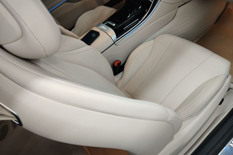 Used Mercedes-Benz CLE 2024 CLE 300 4MATIC Dynamic Coupe Right Front Seat