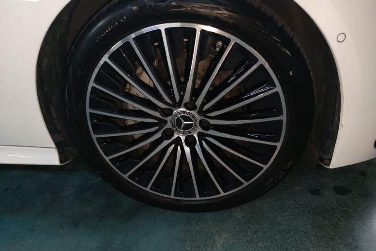 Used Mercedes-Benz CLE 2024 CLE 260 Coupe Right Front Wheel Hub