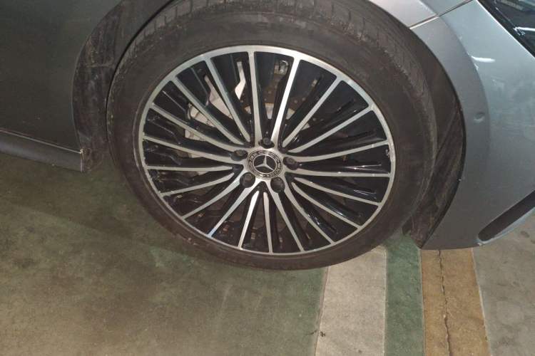 Used Mercedes-Benz CLE 2024 CLE 260 Convertible Coupe Right Front Wheel Hub