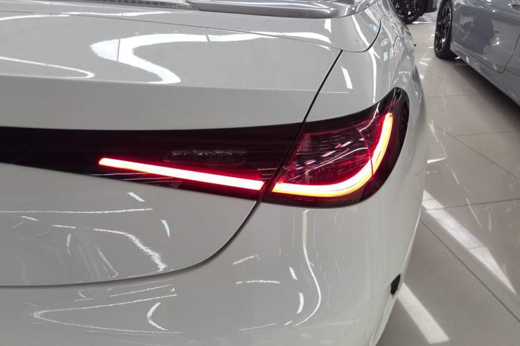 Used Mercedes-Benz CLE 2024 CLE 260 Convertible Coupe Right Rear Taillight