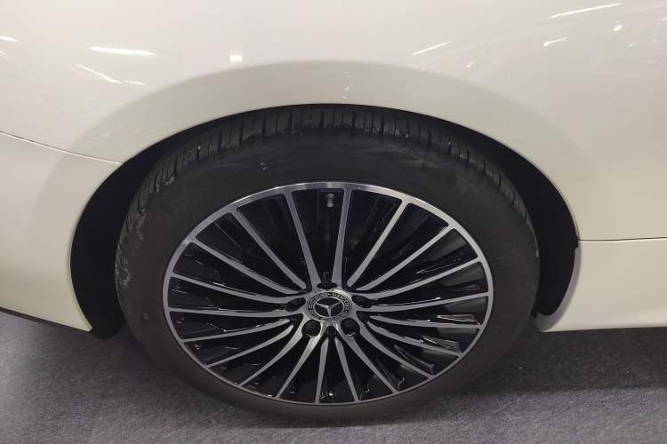 Used Mercedes-Benz CLE 2024 CLE 300 4MATIC Dynamic Coupe Right Rear Wheel Hub