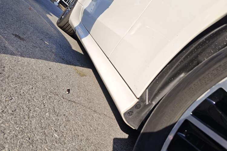 Used Mercedes-Benz CLE 2024 CLE 300 4MATIC Dynamic Coupe Right Side Sill