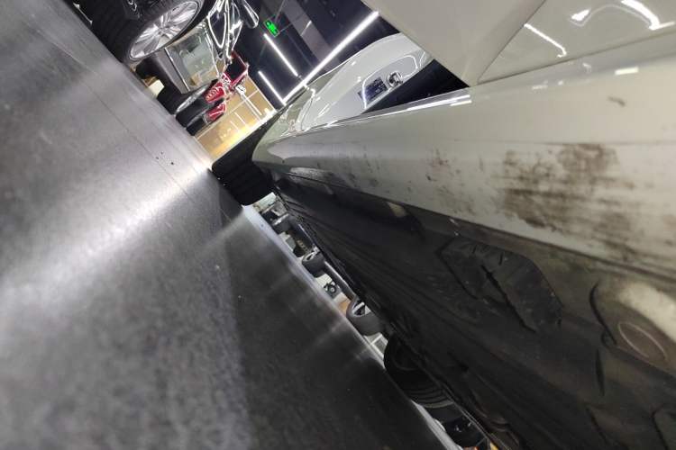 Used Mercedes-Benz CLE 2024 CLE 300 4MATIC Dynamic Coupe Right Side Sill
