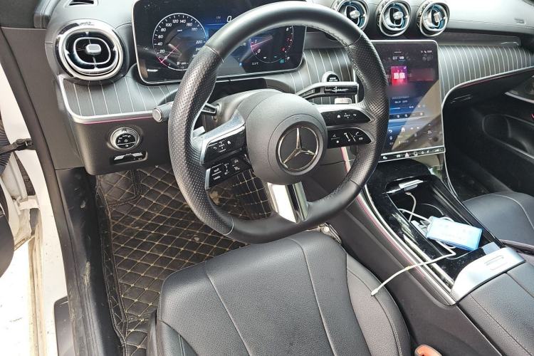 Used Mercedes-Benz CLE 2024 CLE 300 4MATIC Dynamic Coupe Steering Wheel