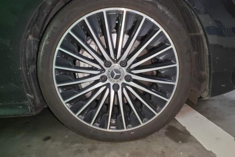 Used Mercedes-Benz CLE 2025 CLE 300 4MATIC Dynamic Coupe Right Front Wheel Hub