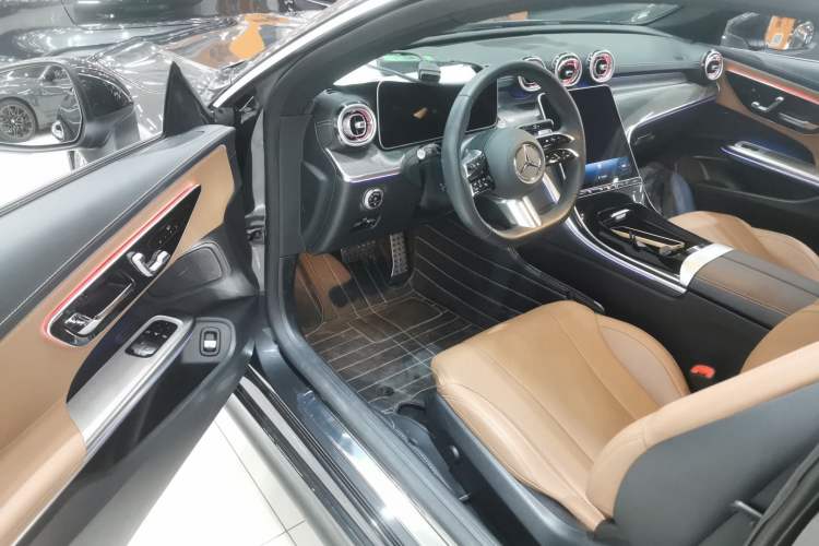 Used Mercedes-Benz CLE 2025 CLE 260 Coupe Driver Seat