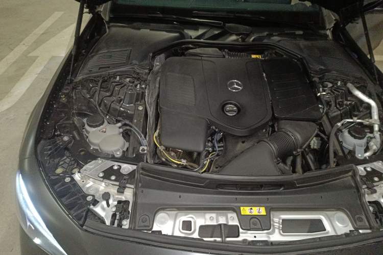 Used Mercedes-Benz CLE 2025 CLE 300 4MATIC Dynamic Coupe Engine Bay Right