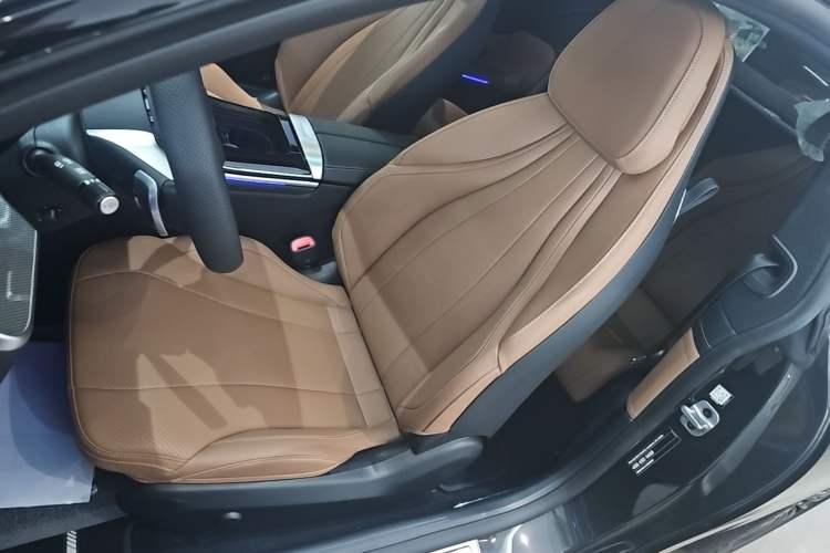 Used Mercedes-Benz CLE 2025 CLE 260 Coupe Left Front Seat