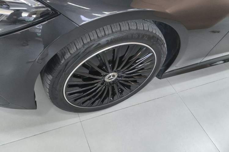 Used Mercedes-Benz CLE 2025 CLE 260 Convertible Coupe Left Front Wheel Hub