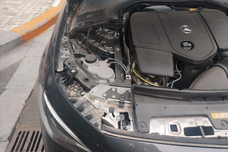 Used Mercedes-Benz CLE 2025 CLE 260 Convertible Coupe Engine Bay Right