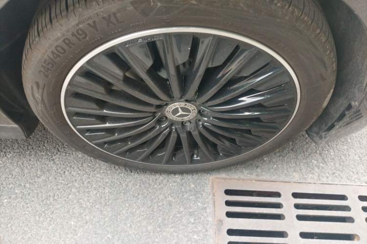 Used Mercedes-Benz CLE 2025 CLE 260 Convertible Coupe Right Front Wheel Hub