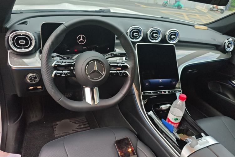 Used Mercedes-Benz CLE 2025 CLE 260 Coupe Center Console