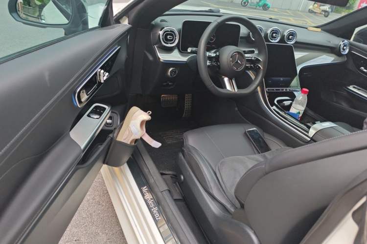 Used Mercedes-Benz CLE 2025 CLE 260 Coupe Driver Seat
