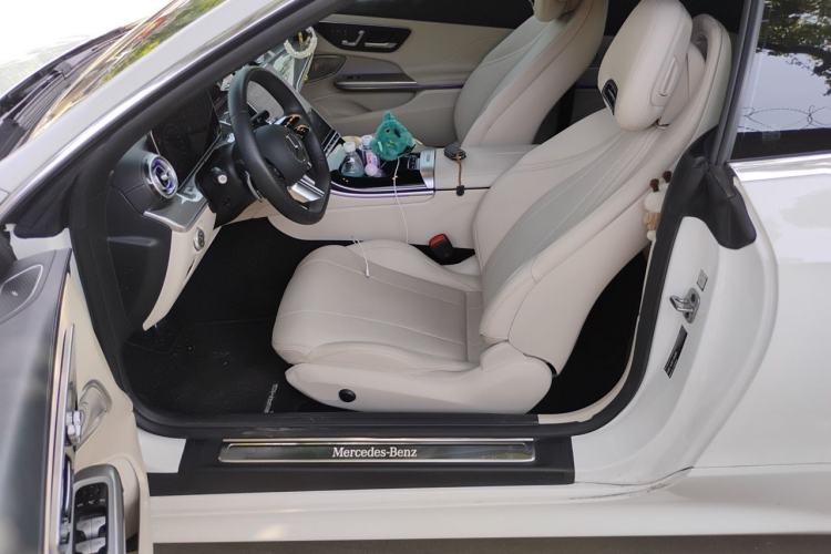 Used Mercedes-Benz CLE 2025 CLE 260 Convertible Coupe Driver Seat