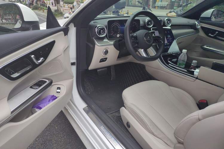 Used Mercedes-Benz CLE 2025 CLE 260 Coupe Driver Seat