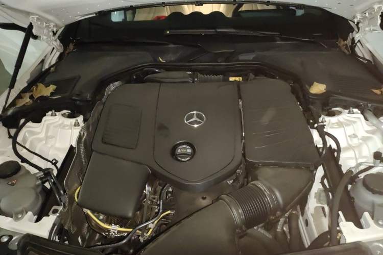 Used Mercedes-Benz CLE 2025 CLE 260 Convertible Coupe Engine Bay