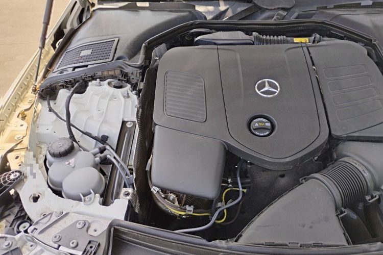 Used Mercedes-Benz CLE 2025 CLE 260 Convertible Coupe Engine Bay Right