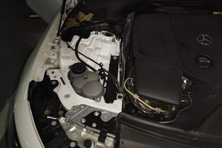 Used Mercedes-Benz CLE 2025 CLE 260 Convertible Coupe Engine Bay Right