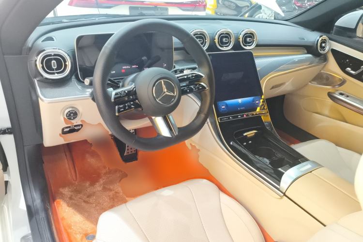 Used Mercedes-Benz CLE 2025 CLE 300 4MATIC Dynamic Coupe Interior 2