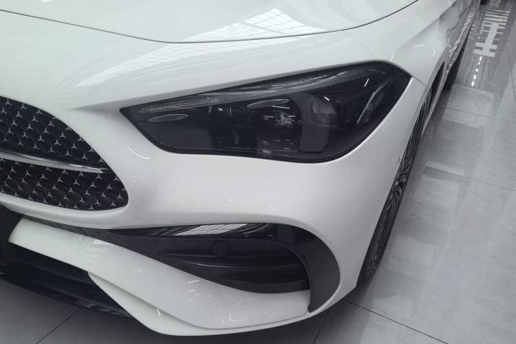 Used Mercedes-Benz CLE 2025 CLE 300 4MATIC Luxury Coupe Left Front Headlight
