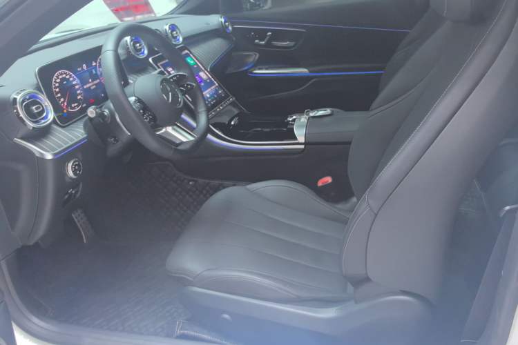 Used Mercedes-Benz CLE 2025 CLE 300 4MATIC Luxury Coupe Left Front Seat