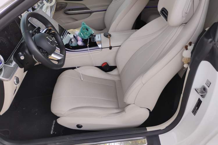 Used Mercedes-Benz CLE 2025 CLE 260 Convertible Coupe Left Front Seat