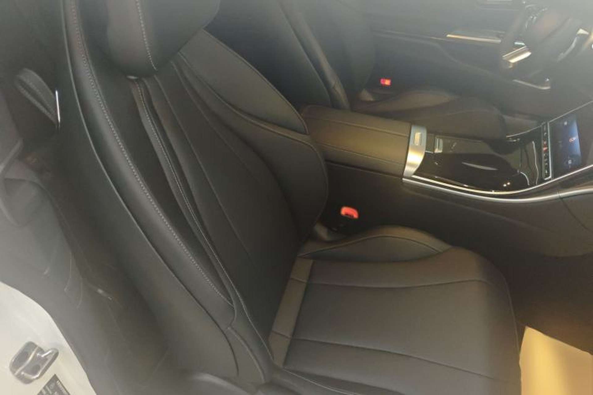 Used Mercedes-Benz CLE 2025 CLE 300 4MATIC Dynamic Coupe Right Front Seat