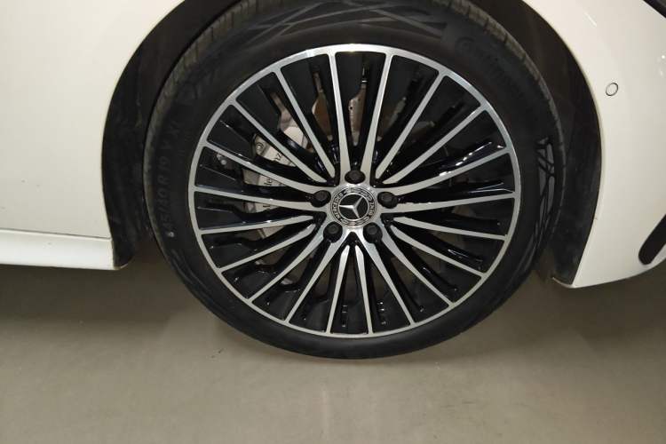 Used Mercedes-Benz CLE 2025 CLE 260 Coupe Right Front Wheel Hub