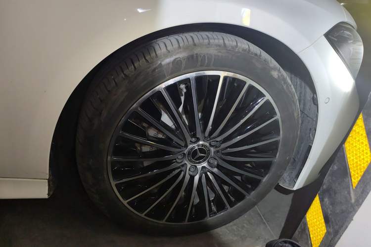 Used Mercedes-Benz CLE 2025 CLE 260 Coupe Right Front Wheel Hub