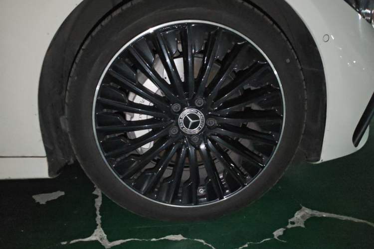 Used Mercedes-Benz CLE 2025 CLE 260 Coupe Right Front Wheel Hub