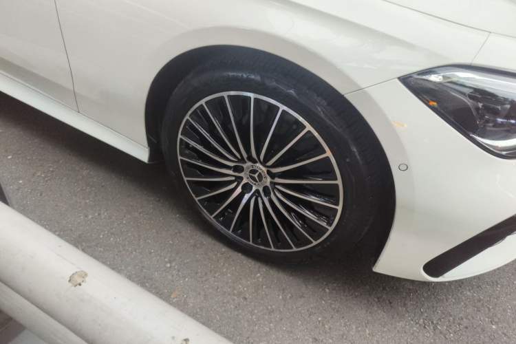 Used Mercedes-Benz CLE 2025 CLE 260 Coupe Right Front Wheel Hub