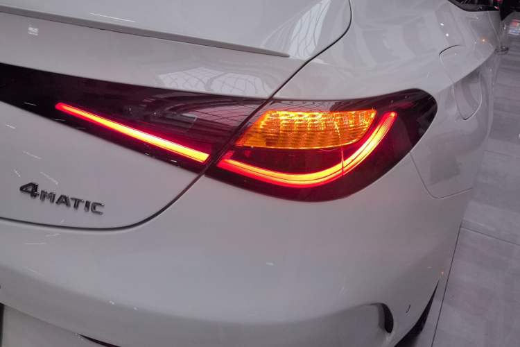 Used Mercedes-Benz CLE 2025 CLE 300 4MATIC Luxury Coupe Right Rear Taillight