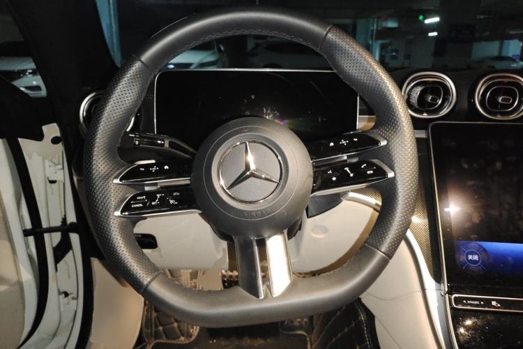 Used Mercedes-Benz CLE 2025 CLE 260 Convertible Coupe Steering Wheel