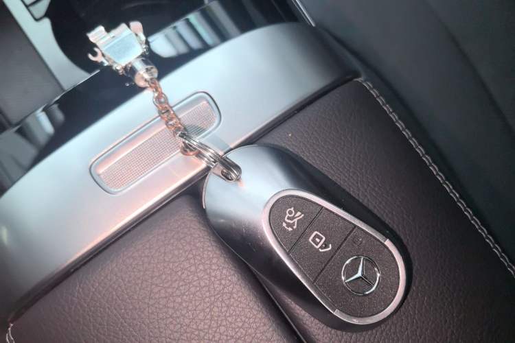 Used Mercedes-Benz CLE 2025 CLE 300 4MATIC Luxury Coupe Vehicle Key