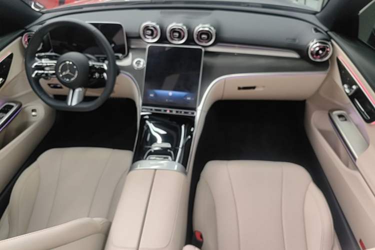 Used Mercedes-Benz CLE 2026 CLE 260 Convertible Coupe Center Console