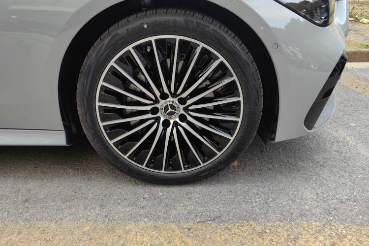 Used Mercedes-Benz CLE 2026 CLE 260 Coupe Right Front Wheel Hub