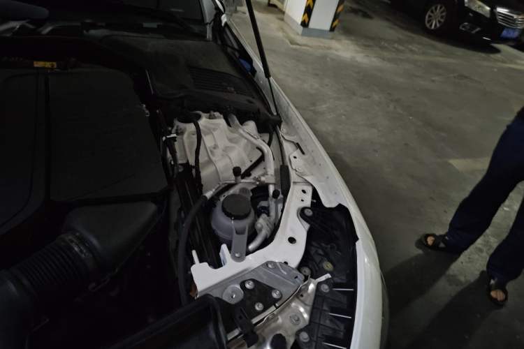Used Mercedes-Benz CLE 2026 CLE 260 Coupe Engine Bay Left