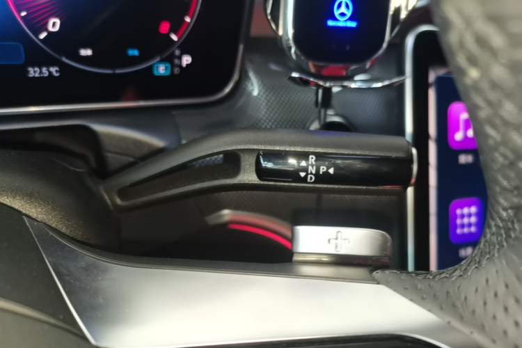 Used Mercedes-Benz CLE 2026 CLE 260 Convertible Coupe Gear Lever
