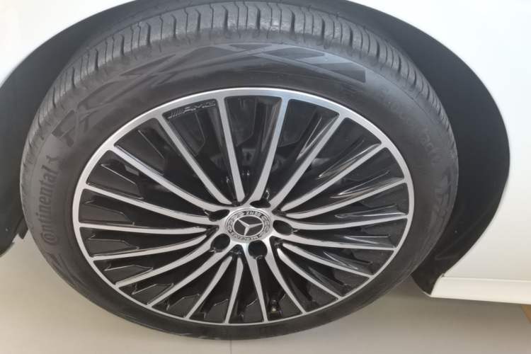 Used Mercedes-Benz CLE 2026 CLE 260 Convertible Coupe Left Front Wheel Hub