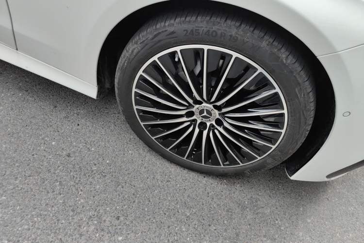 Used Mercedes-Benz CLE 2026 CLE 260 Convertible Coupe Right Front Wheel Hub