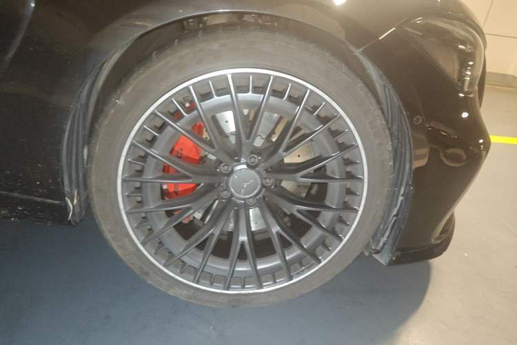 Used Mercedes-Benz CLE AMG 2025 AMG CLE 53 4MATIC+ Coupe Right Front Wheel Hub