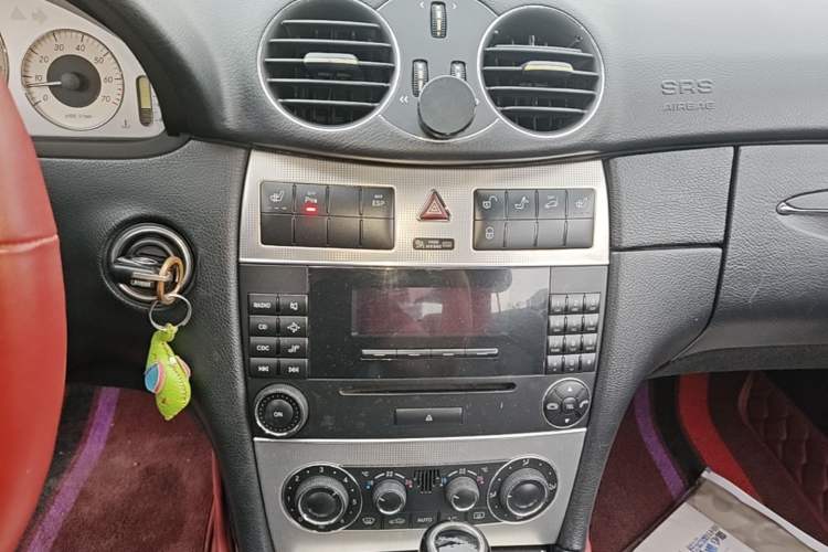 Used Mercedes-Benz CLK-Class 2006 CLK 280 Convertible Sports Car Audio And AC Panel