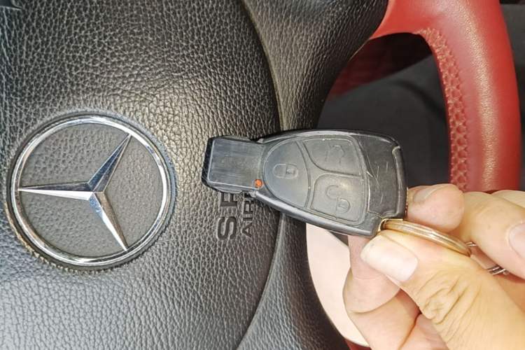 Used Mercedes-Benz CLK-Class 2006 CLK 280 Convertible Sports Car Vehicle Key